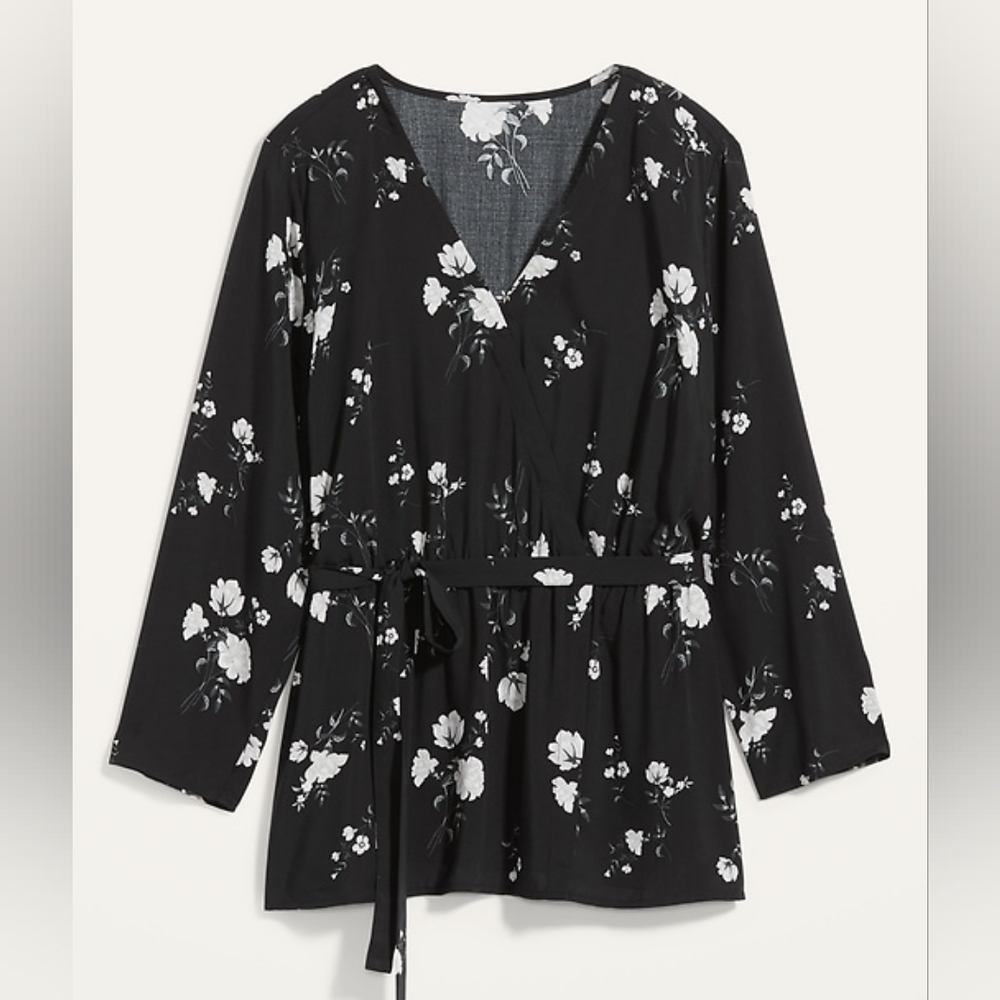 Old Navy Black and White Floral Top (M)